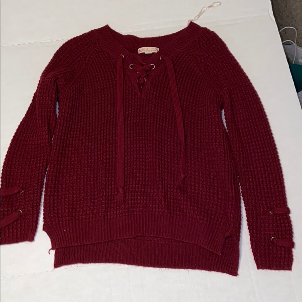 Maroon knitted sweater